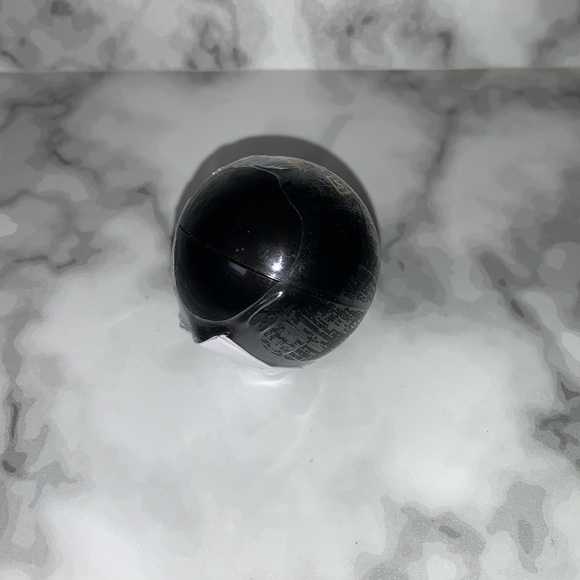 Sealed RARE BAILEYS IRISH CREAM LIP BALM SPHERE - Picture 3 of 8